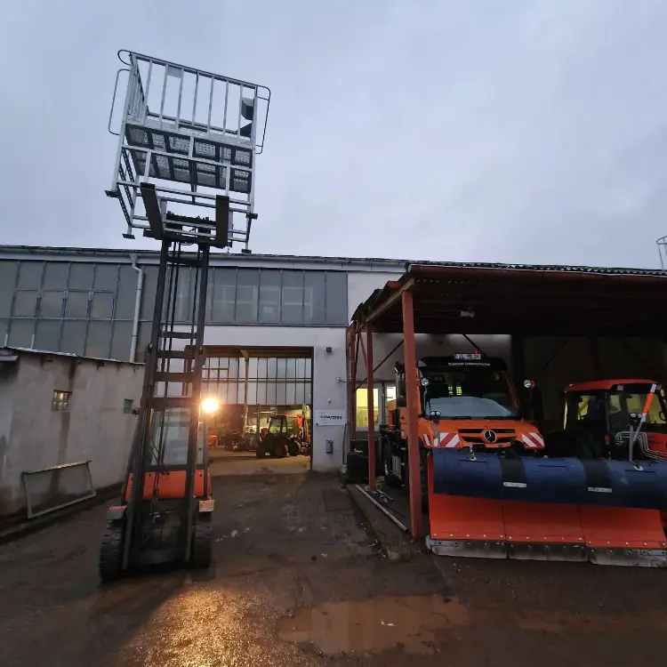Baumschnitt Ilmenauer Gebäudedienste GmbH